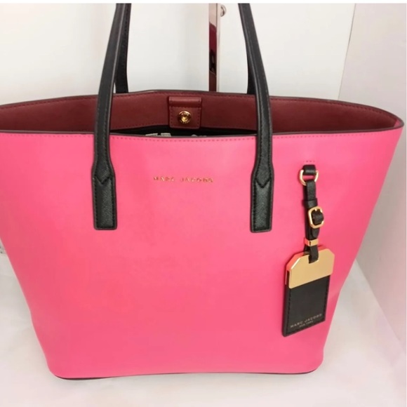 Marc Jacobs Sidekick Tote Two-tone
Color Block Bag - Picture 3 of 10